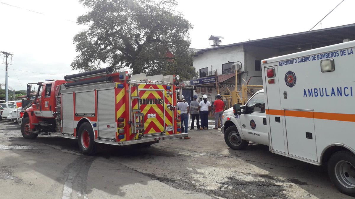 BCBRP's tweet photo. #Veraguas | Se realiza similacro de incendio en la de Alimentos Cooperativa Juan XXIII, ubicada en la Barriada Forestal #Santiago.  Atiende el llamado de emergencia personal #EXBURES #SAMER #DINASEPI https://t.co/J0Tolh5zrt