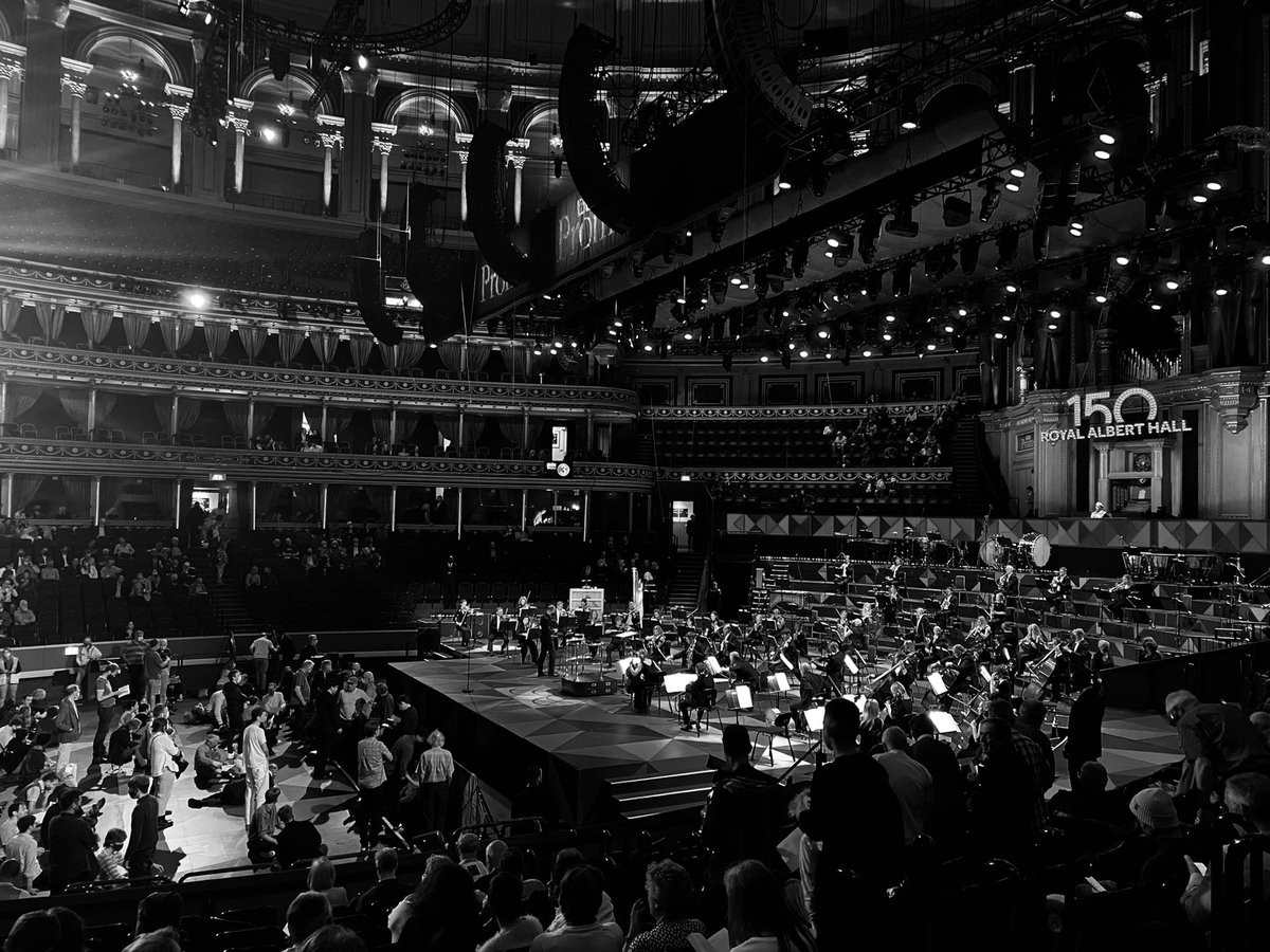Good to be back for tonight’s prom <a href="/bbcproms/">BBC Proms</a> <a href="/BBCSO/">BBC Symphony Orchestra & Chorus</a> love seeing the big red 3 from <a href="/BBCRadio3/">BBC Radio 3</a> room! #bbcproms #livemusic