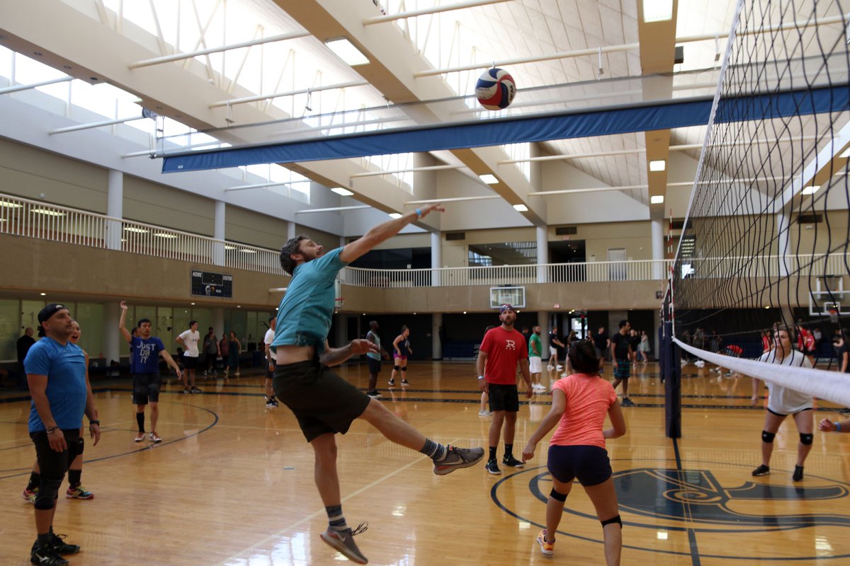 SummitHFBC's tweet photo. Indoor Volleyball playoffs are on Sunday and you'll find  Playoff Brackets and times on our website.🏐

https://t.co/4dKyde5EKS

#Bump #Set #Spike #BumpSetSpike #indoorvolleyball #Volleyball #Singles #SingleLife #Intramurals #Intramuralsports #HoustonTX #Houston #HOU #HTX #Htown https://t.co/SaiKtfgRBd