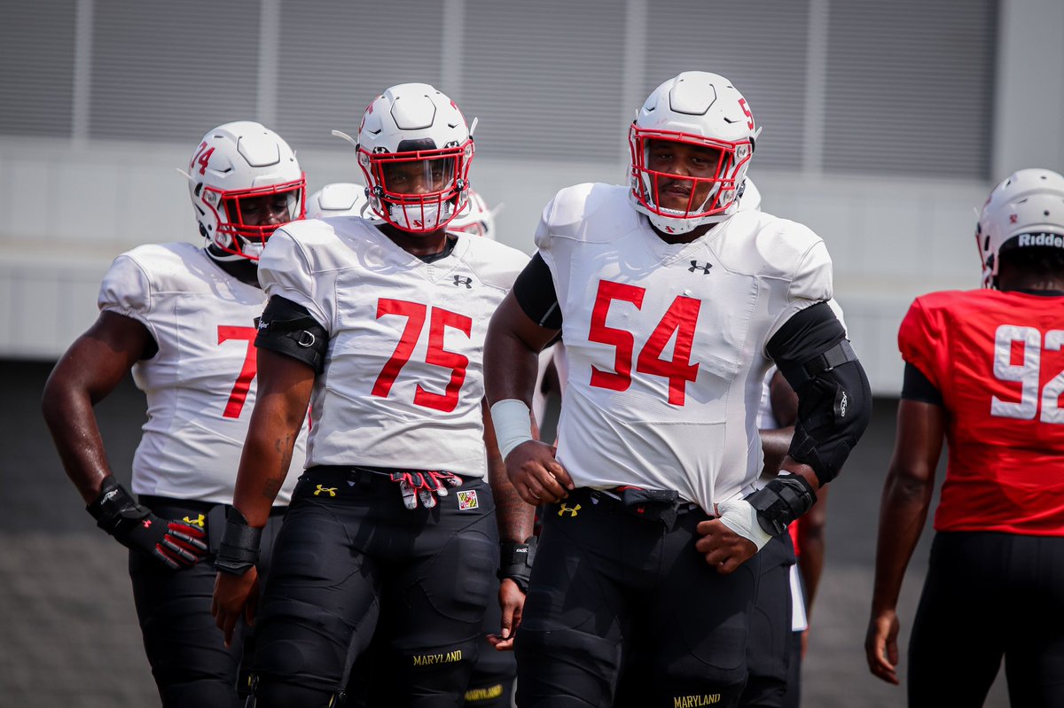 tankfiveO's tweet image. standing on 🔟 neighborhood hero .. #TBIA