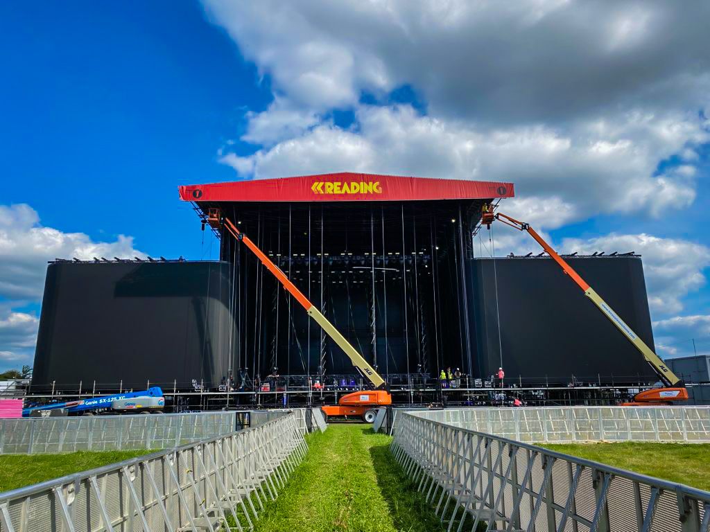 Serious Stages tweet media