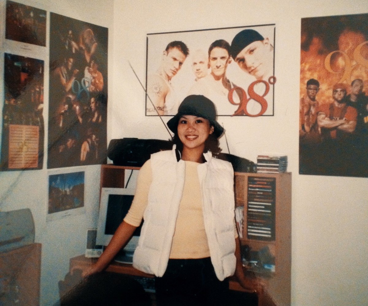 98official's tweet photo. Comment below if you can relate to any of the following statements:

a. You had at least one wall dedicated to boy band posters 
b. You ran out of wall space to hang your boy band posters
c. Your mom said no more tape on the wall
d. All of the above 

#98DaysOfSummer #Day78 https://t.co/E25cYY688p