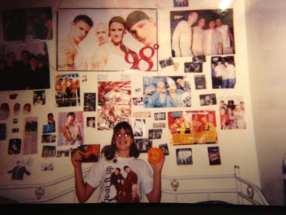 98official's tweet photo. Comment below if you can relate to any of the following statements:

a. You had at least one wall dedicated to boy band posters 
b. You ran out of wall space to hang your boy band posters
c. Your mom said no more tape on the wall
d. All of the above 

#98DaysOfSummer #Day78 https://t.co/E25cYY688p