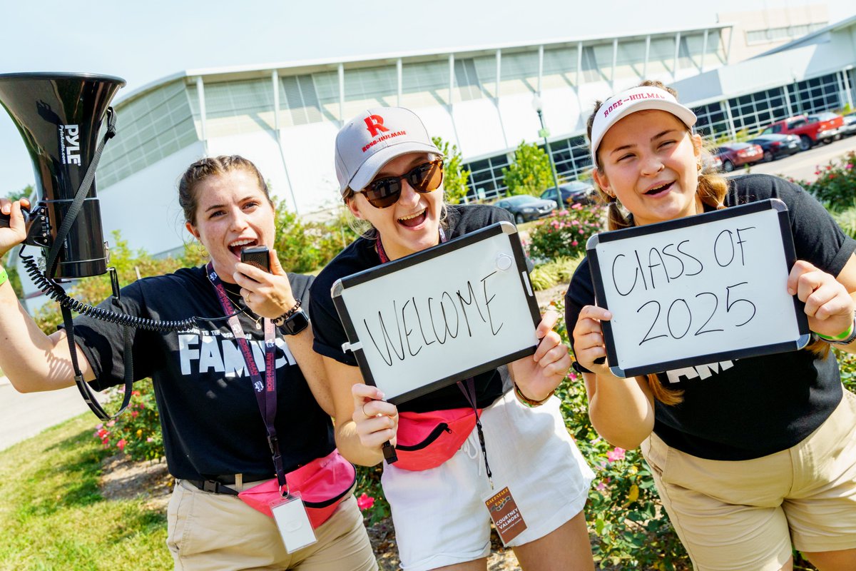RoseHulman's tweet photo. They're here! It's Move-In Day for the rest of the Class of 2025 -- the largest incoming class in RHIT history &amp; a 17% increase from last year! We hope you have looked forward to this day as much as we have. #rosehulman #rosegetsme https://t.co/vzjqq6Uvmv