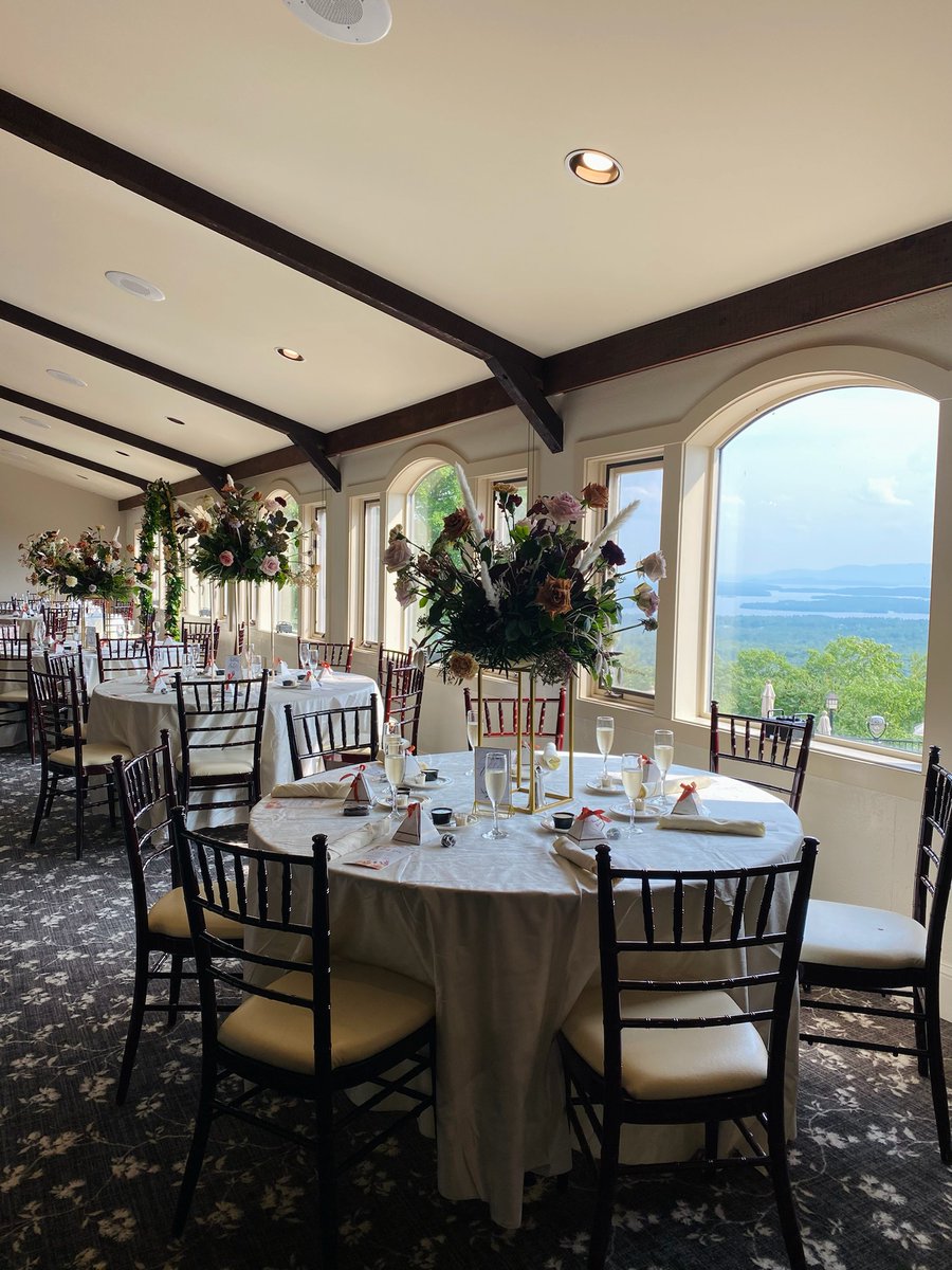 There's nothing better than seeing our beautiful Winnipesaukee Room dressed up and ready to go 😍 8.27.21. #ForeverFriday #CastleMoments #CastleInTheClouds #CastleWedding #CITC