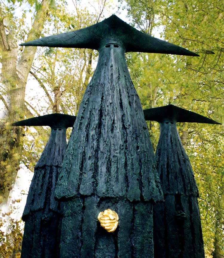 The Sentinels, bronze sculptures by Philip Jackson.