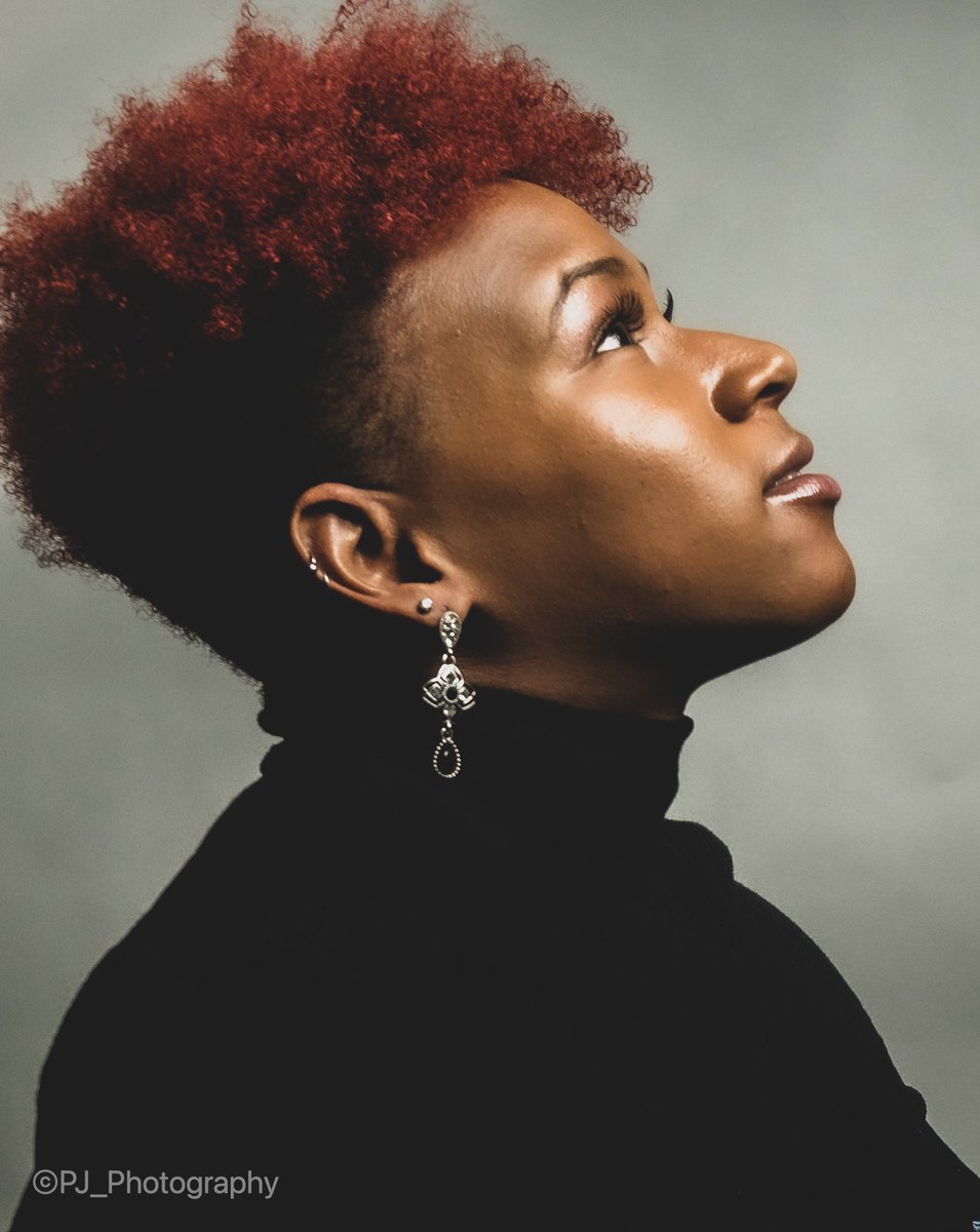 My mom is literally shining through me in these pics 🥺 iykyk 💕💐