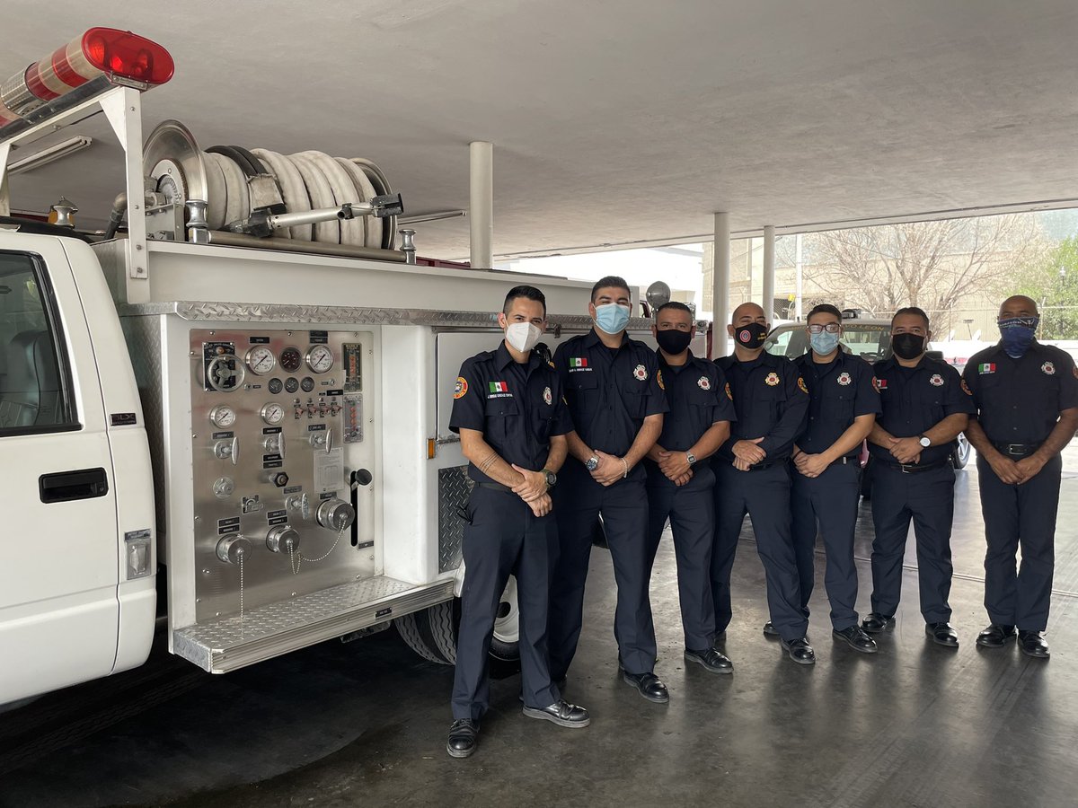 saz2000's tweet photo. Hoy fue un día especial para @BomberosNL al recibir un donativo que será de gran utilidad para nuestra comunidad, GRACIAS a la empresa Celulosa y Derivados @Quimobasicos #CyDSA y su alto sentido de Responsabilidad Social al entregarnos una unidad de Primera Respuesta 🙏🏽 https://t.co/soY1hkuxJ4