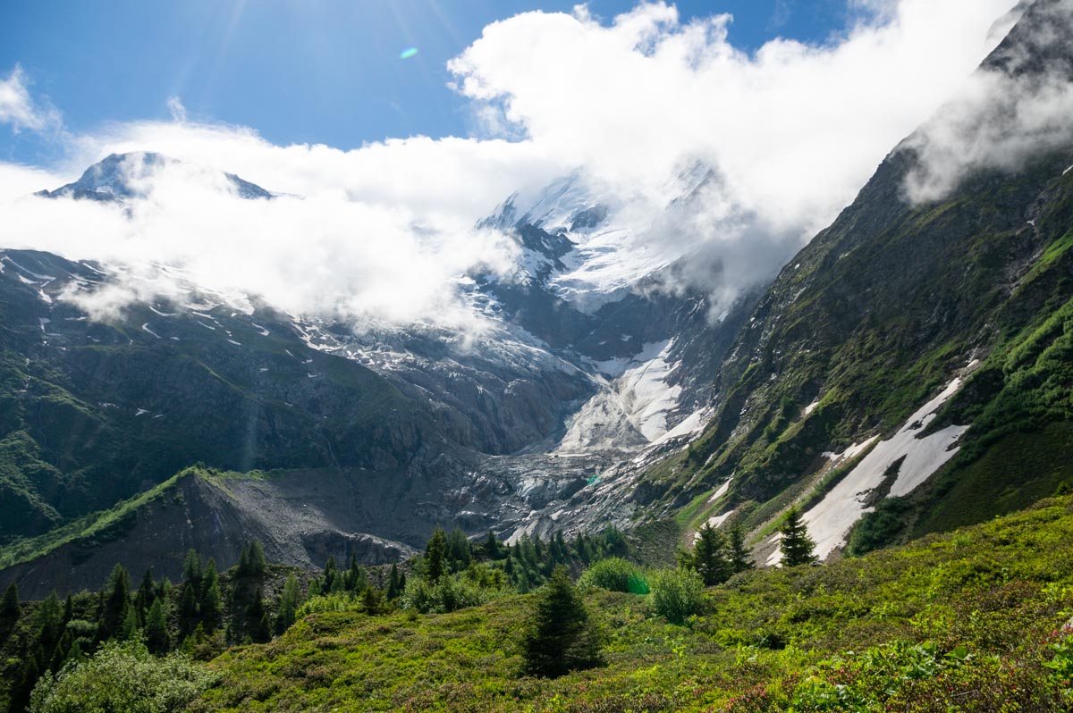 [NOUVEL ARTICLE] Le Tour du Mont Blanc en 10 jours

J'ai cru que je n'en viendrais pas à bout mais ça y est, je viens de publier mon guide pratique et le récit de mon incroyable randonnée de l'été ! Plus de 6000 mots et je ne sais combien de photos #TMB

voyagerenphotos.com/2021/08/guide-…