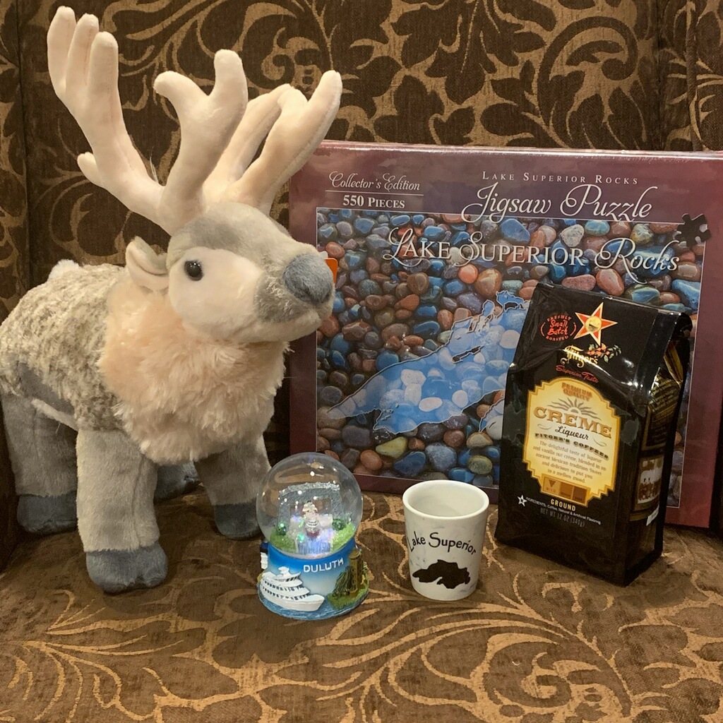 FitgersBooks's tweet photo. Do you have a friend who picks up little gifts for you "just because". It happens a lot down here in the bookstore with how many cool things we have in the store. What is the favorite gift you have ever given "just because"?
#justbecause #friendgoals #randomgifts https://t.co/mNLOi3rFY7