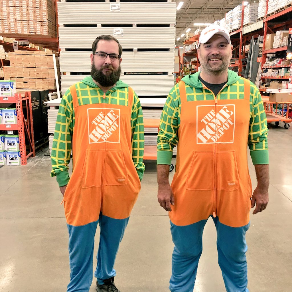 SkellyIce's tweet photo. A little onesie funsie at the Depot. ππ #SkellyStyle #Hhaamamhhaamamam https://t.co/gyiPmci8kb
