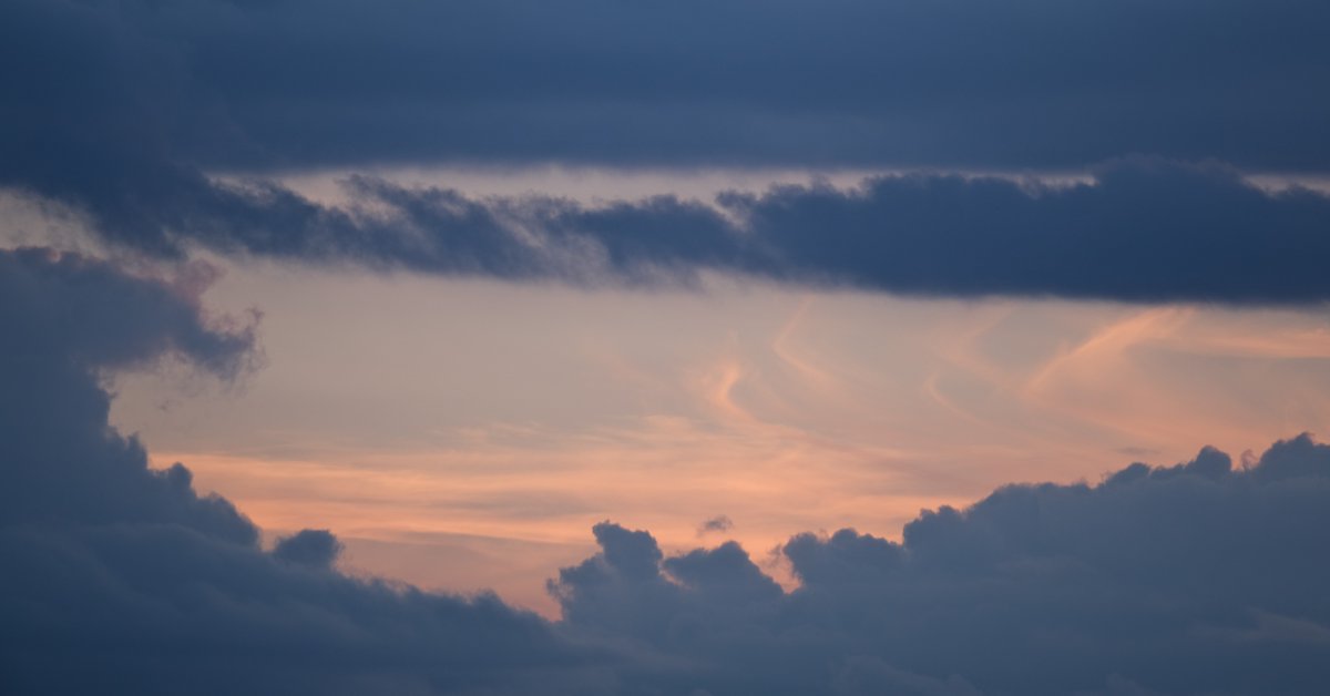 naturallyrelax's tweet photo. #cloudshapes #aesthetic #starscape #powerlines #naturephotography #night #specialclouds #amateurphotography #cloudcapture #sunsetskyclouds #happyplace #nature #cloudwaves #adventure #filmphotography #picoftheday #lovelysky #outdoorphotography #light #eveningvibes https://t.co/80qXzek1JD