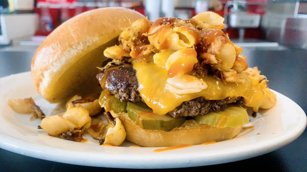 KirbyGsDiner's tweet photo. Holy Macaroni!!! #special #featureddish #cheese #bacon #macaroni #BBQ #pickles #foodporn https://t.co/K814dGieTP