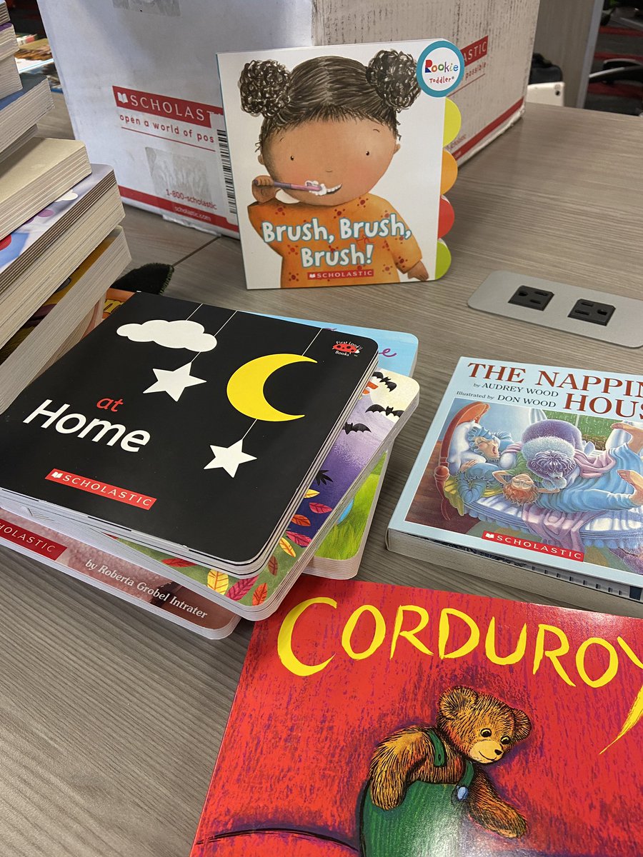 Jennhashert's tweet photo. VERY EXCITED about our new board book collection for our tiny 3’s 💕 #risdpoweroflove @HPPMBobcats @jstacyholmes @cclaridy729 @MThomasHPPM @HeatherHornor @mrslibrarybooks #Prek https://t.co/OmnunCV2kP