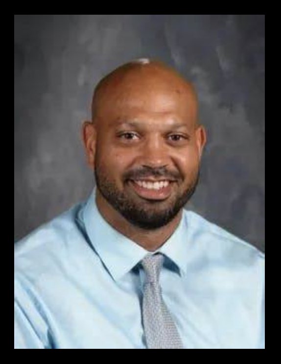 ohsoffice's tweet photo. Career Pathways is ready to serve Owatonna students and our community! Students - explore career opportunities with Mr. Coleman, our new Career Navigator! https://t.co/WBPqU5kjVc