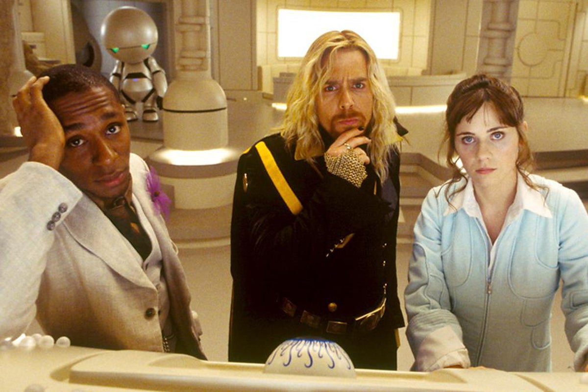 автостопом по галактике похожие. автостопом по галактике фильм 2005. автостопом по галактике фильм 2005 малкович. марвин автостопом по галактике. автостопом по галактике фильм 2005 марвин.