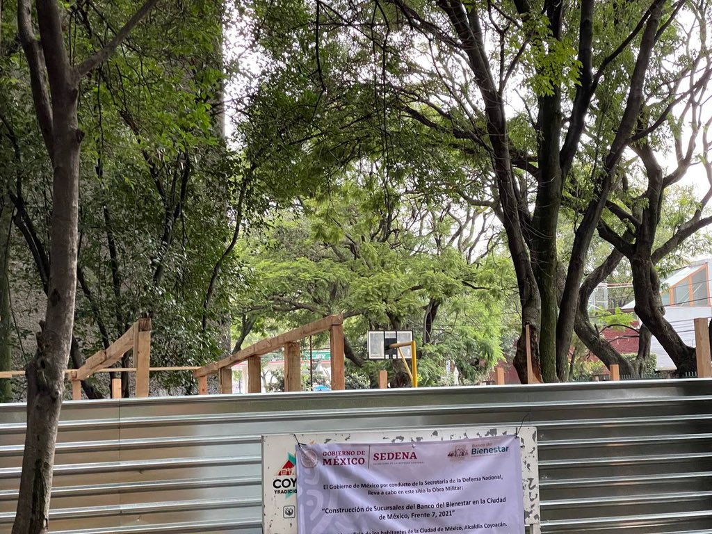 El parque Xicoténcatl en la colonia San Diego Churubusco es uno de los más importantes!! 

Estuvo cerrado más de un año y medio por pandemia y ahora SIN consultar a vecinos quieren destruirlo para construir un banco del bienestar 🚨🚨🚨🚨