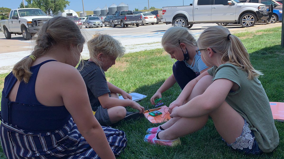 NIKIJAMIE's tweet photo. More electrical system experimentation @BradySchools https://t.co/34uOAfB9CH