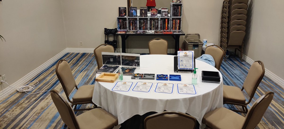 trentin_cb's tweet image. Hanging at #crypticon with @Alexandria_RPG at Double Tree in #seatac !! We have dice bags and stickers!!