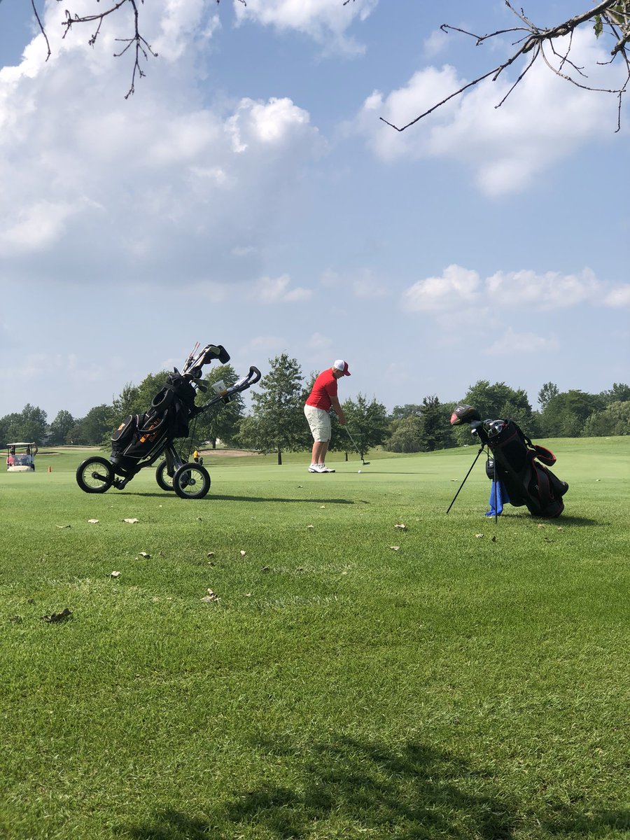 Freshman Anthony Jablonski putting for Par @ the Crete-Monee Warrior Invite #Bhsraiders