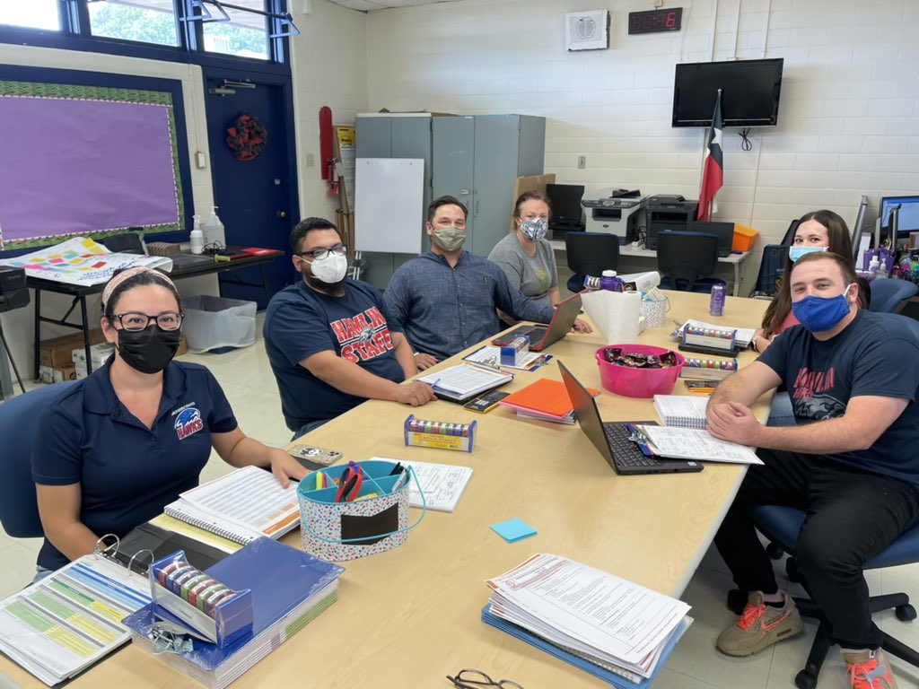 lauriegomezzz's tweet photo. Thank you Hamlin for welcoming me today to meet with your amazing math teachers! They are so eager to collaborate and share best practices!
#engaginglessons #mathrockstars
#walkwithpurpose #exemplarkeys @HamlinMiddle @CCISD https://t.co/86zuBVCQKm
