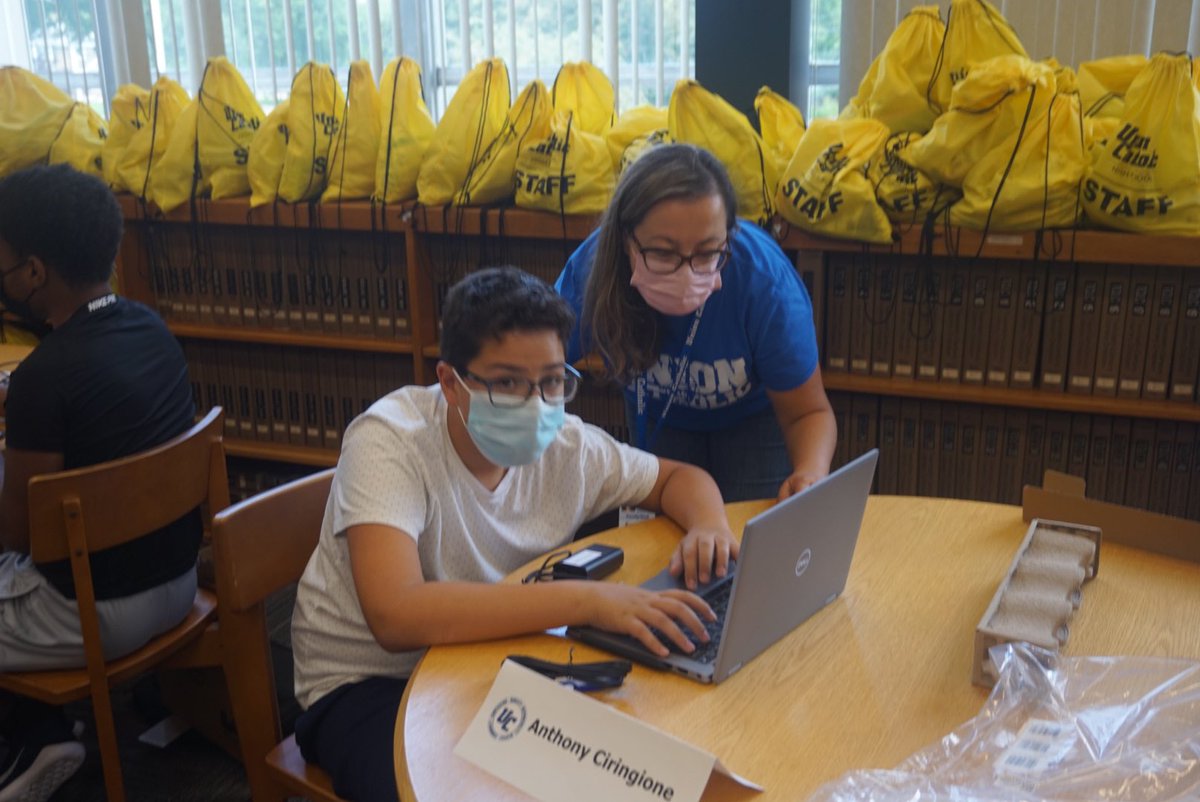 unioncatholichs's tweet photo. Union Catholic concluded tablet training today for new students. Welcome to UC everyone!! @pattigrace https://t.co/8x3PYURlnk
