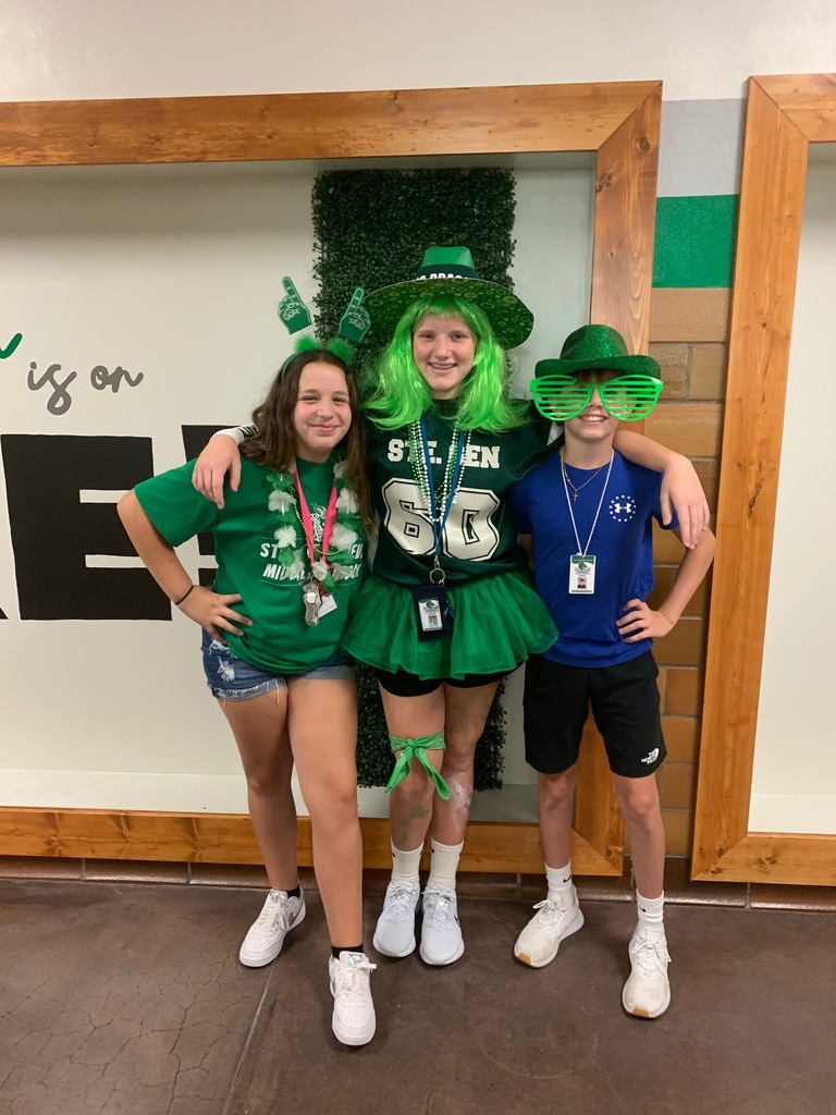 SGMSdragons's tweet photo. This is just a tiny snapshot of the amount of green in our building today. Great job SGMS dragons! #sgmsrocks #sgtradition https://t.co/Y2AKuKHHNN