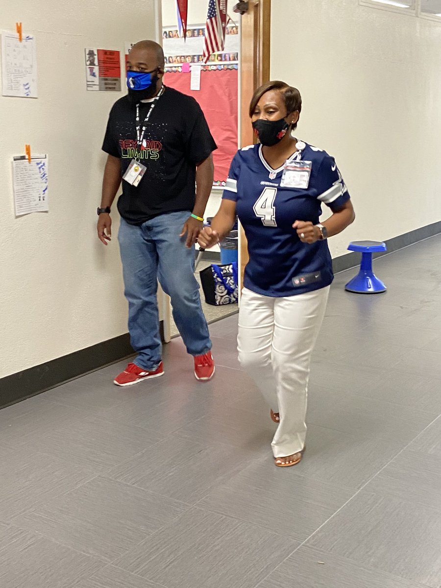 davis_lyndsie's tweet photo. What a sweet end to my first official week back @brayelementary!! Thank you so much @BrayiServe and @MaryRobinson_07 for the #sonicslush and for leading us fearlessly! #learningisajourney #successisthedestination #theoriginal https://t.co/YZ8M1Vmg59