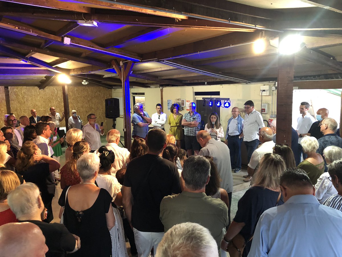 Heureuse d’accueillir sur ma circonscription ce soir, pour lancer ma 5e année de mandat, les personnes qui me soutiennent. 🙏🏼

Ensemble, nous travaillerons encore  pour l’intérêt de notre magnifique territoire ! 🌊🌞