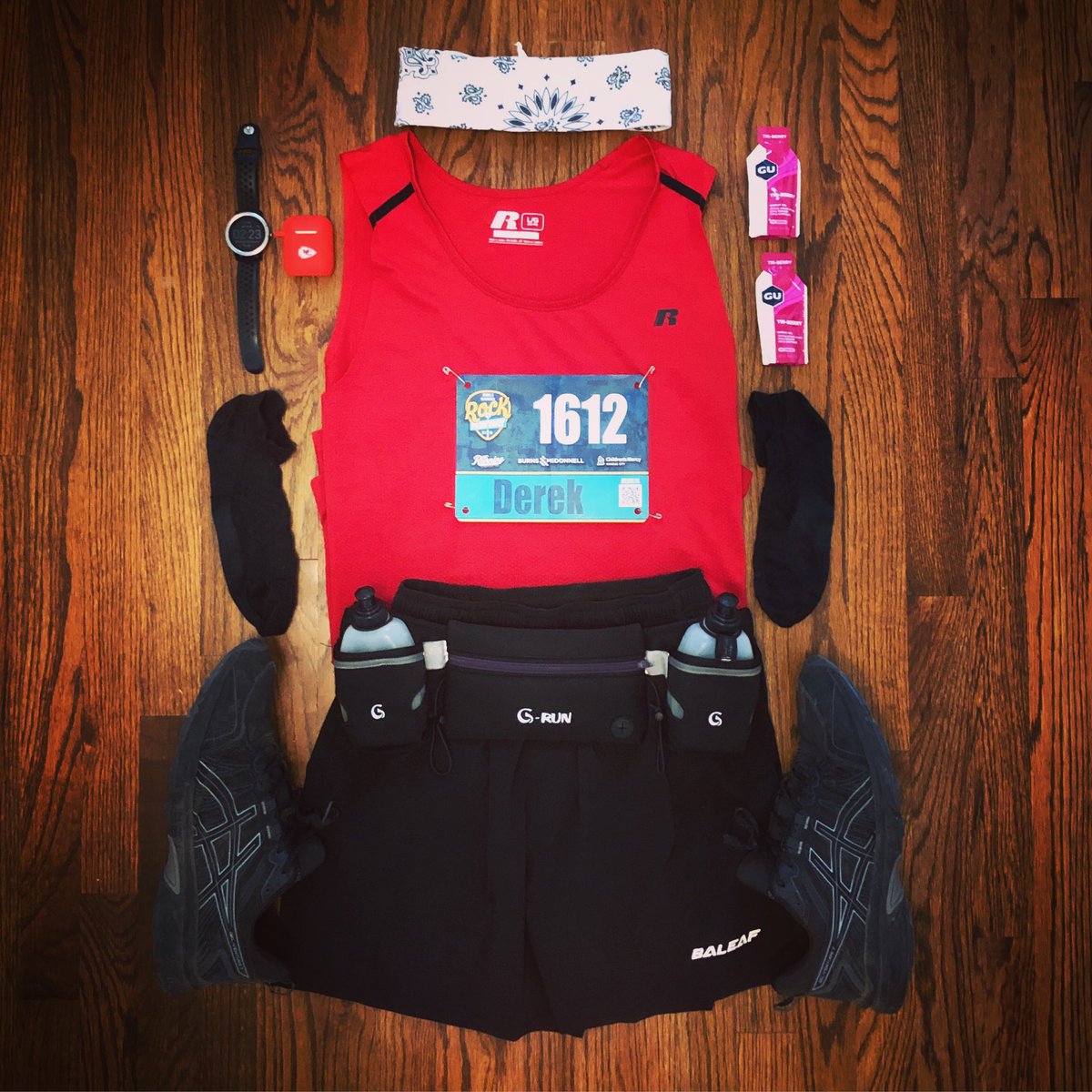 DerekVreeland's tweet photo. Tomorrow is race day! It’s going to be a hot, humid, and sunny 13.1 miles. 🏃🏻♂️🌞 🥵#run #running #summerrun #rocktheparkway #halfmarathon #wardparkway #kcrunningcompany #garmin #vivoactive3 #gu #triberry #darntough #grun #asics #ventura #baleaf https://t.co/9B2DklJPCK