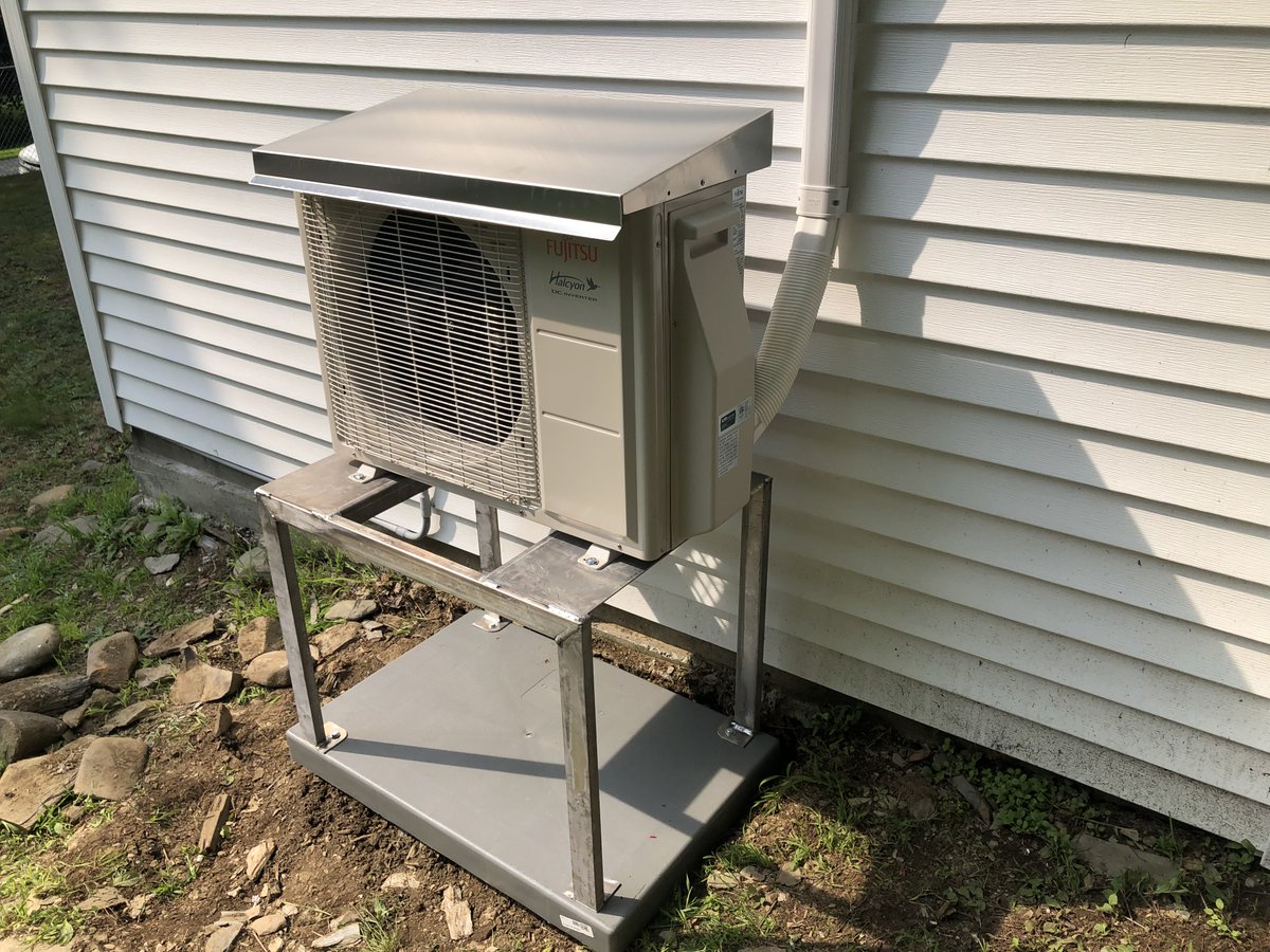 HometownHP's tweet photo. Check out this Fujitsu system installed by Chase and Jeremy last week in Dexter! With a weather cap, this heat pump will be better protected from the elements for years to come :) #HVAC #HEATPUMPS #WEATHER #HEAT #AC #FUJITSU #MAINE https://t.co/PUCdwZneUs