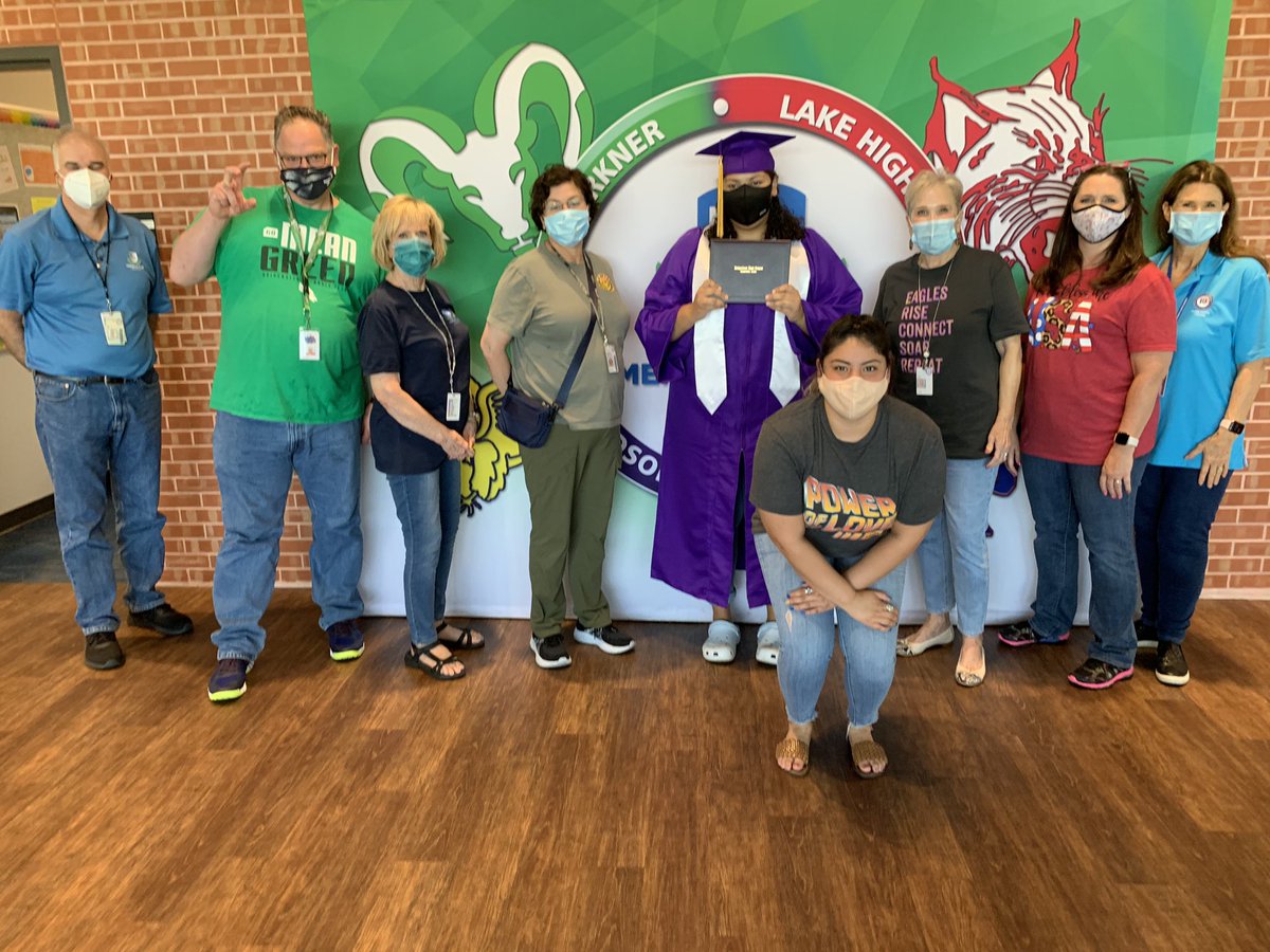Congrats Stephanie! She is our latest <a href="/RichardsonHS1/">Richardson HS</a> Eagle grad extraordinaire! Her next step is to attend <a href="/richland_dc/">Dallas College Richland Campus</a> through the <a href="/DallasCoPromise/">Dallas County Promise</a> program! Kudos <a href="/Choat311/">Chris Choat</a> and staff for a job well done!