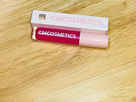 We have 10 shades of lip glosses in our Gloss Boss collection. Shades ranging from nudes, pinks, reds and clear! $10.25 each

cmcosmetics.shop/gloss-boss
