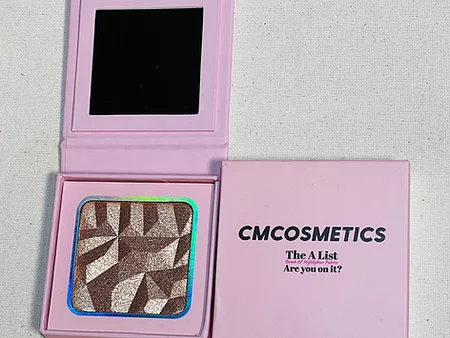 Nevaeh_Michelle's tweet photo. Our A list highlighters comes in 6 gorgeous shades that will literally be the highlight of your make up looks! Inspired by celebrities such as Beyonce, Ariana Grande, Demi Lovato, Latto, Rihanna, &amp; Jhene Aiko; you can't go wrong at the great price of $15
https://t.co/vGLL6mU0qS https://t.co/YlTe3DVWJg