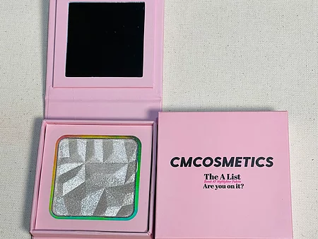 Nevaeh_Michelle's tweet photo. Our A list highlighters comes in 6 gorgeous shades that will literally be the highlight of your make up looks! Inspired by celebrities such as Beyonce, Ariana Grande, Demi Lovato, Latto, Rihanna, &amp; Jhene Aiko; you can't go wrong at the great price of $15
https://t.co/vGLL6mU0qS https://t.co/YlTe3DVWJg