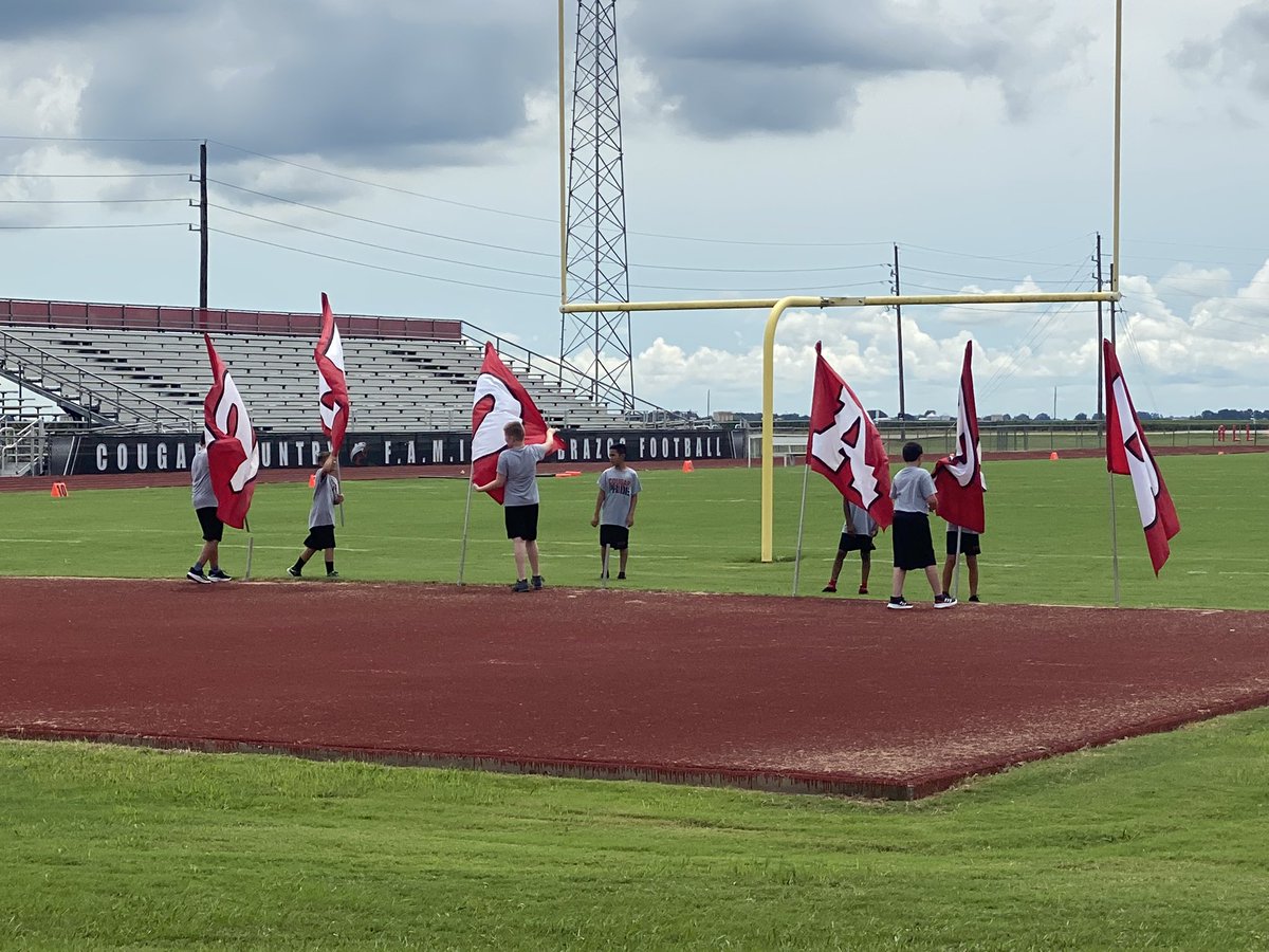 CougarsBrazos's tweet photo. So glad our 6th Grade Pre Athletics Cougars could get in on the game day swag! Start that feeling young! Thank you guys! #F.A.M.I.L.Y. #BRAZOSpride https://t.co/hxGndgzpI7