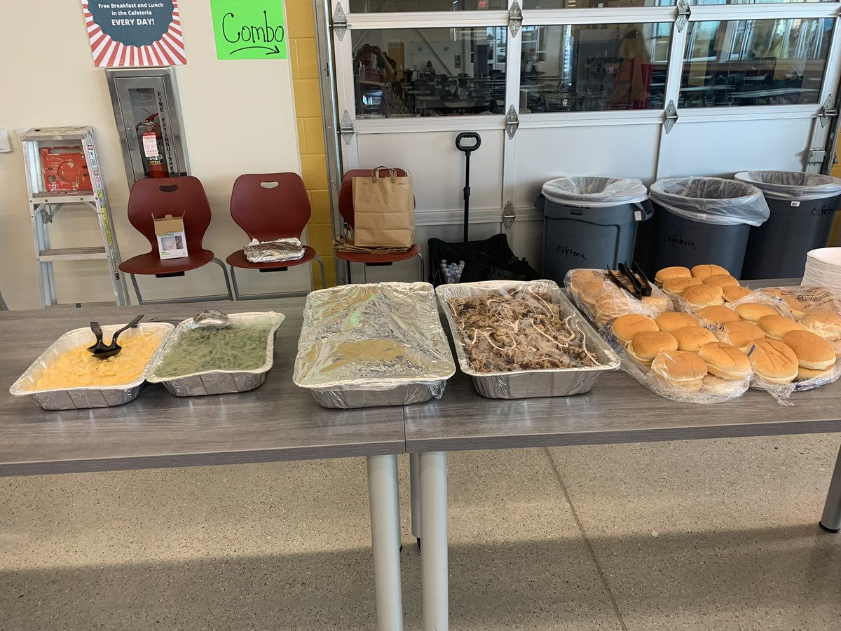 Thank you TICKLE MY RIBs for supporting @SunValley_FB and this week for providing the pre game meal! You have totally out did yourselves and been an awesome supporter of the SV football and cheer program.

@_CoachHackett @SunValleyHS_NC <a href="/SVHSPrin_Dad/">Mike Harvey</a> <a href="/SVBBallCoach/">SVHSAD</a>