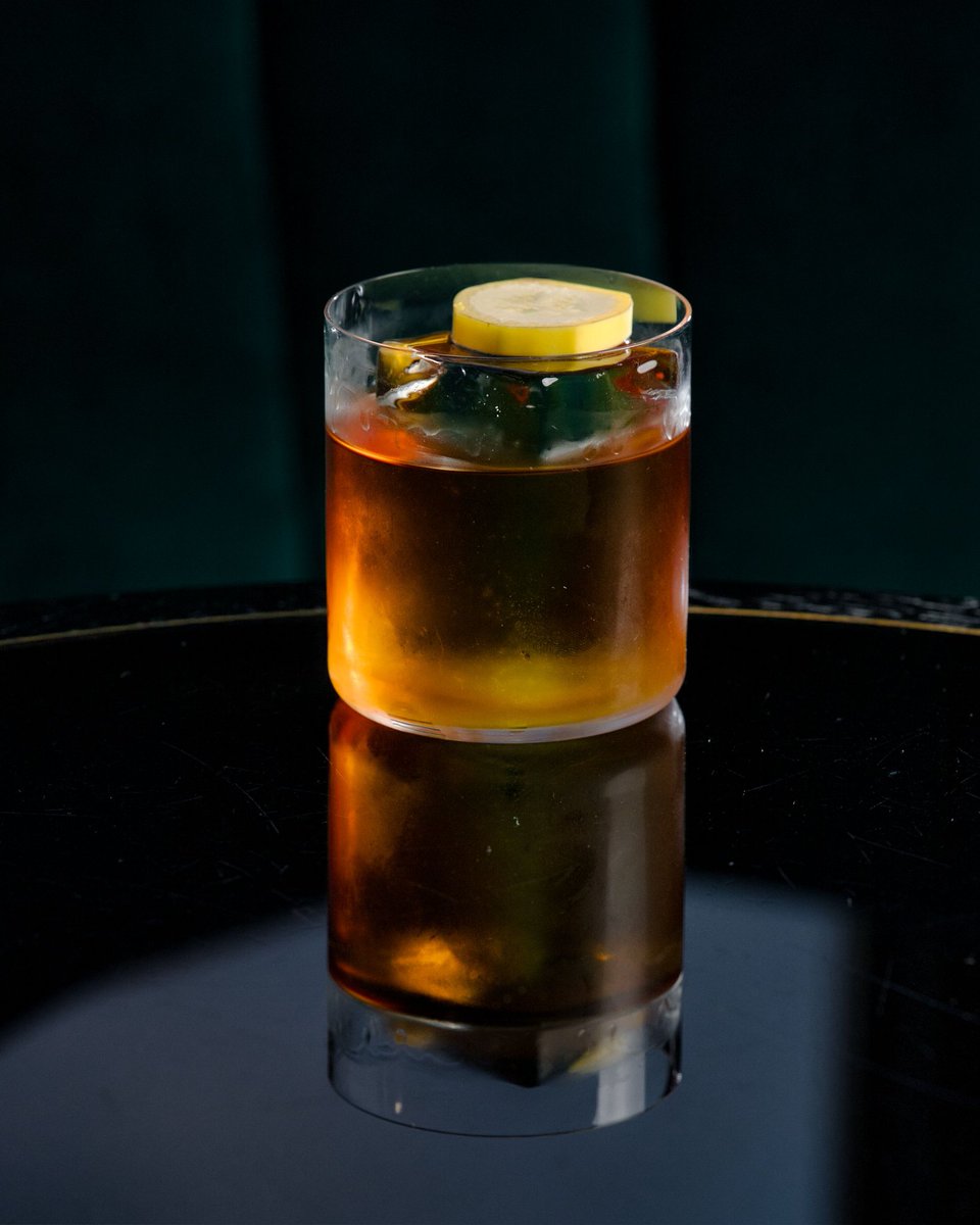 Friday 🍹🍸 cheers 😊
#londoncocktails 
#londondrinks 
#londoncocktails 
#bestlondonbars 
#cocktailsbar 
#london🇬🇧 
#londonphotographer 
#londonvideographer
#foodphotographer 
#londonvideographer