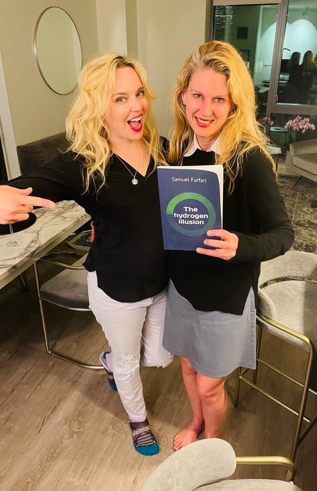 UraniumEmily's tweet photo. Friday night vibes with @emiliebodoin 

Time to call out #hydrogen's pitfalls a la @alexjadecove https://t.co/MNYcRzSLpA