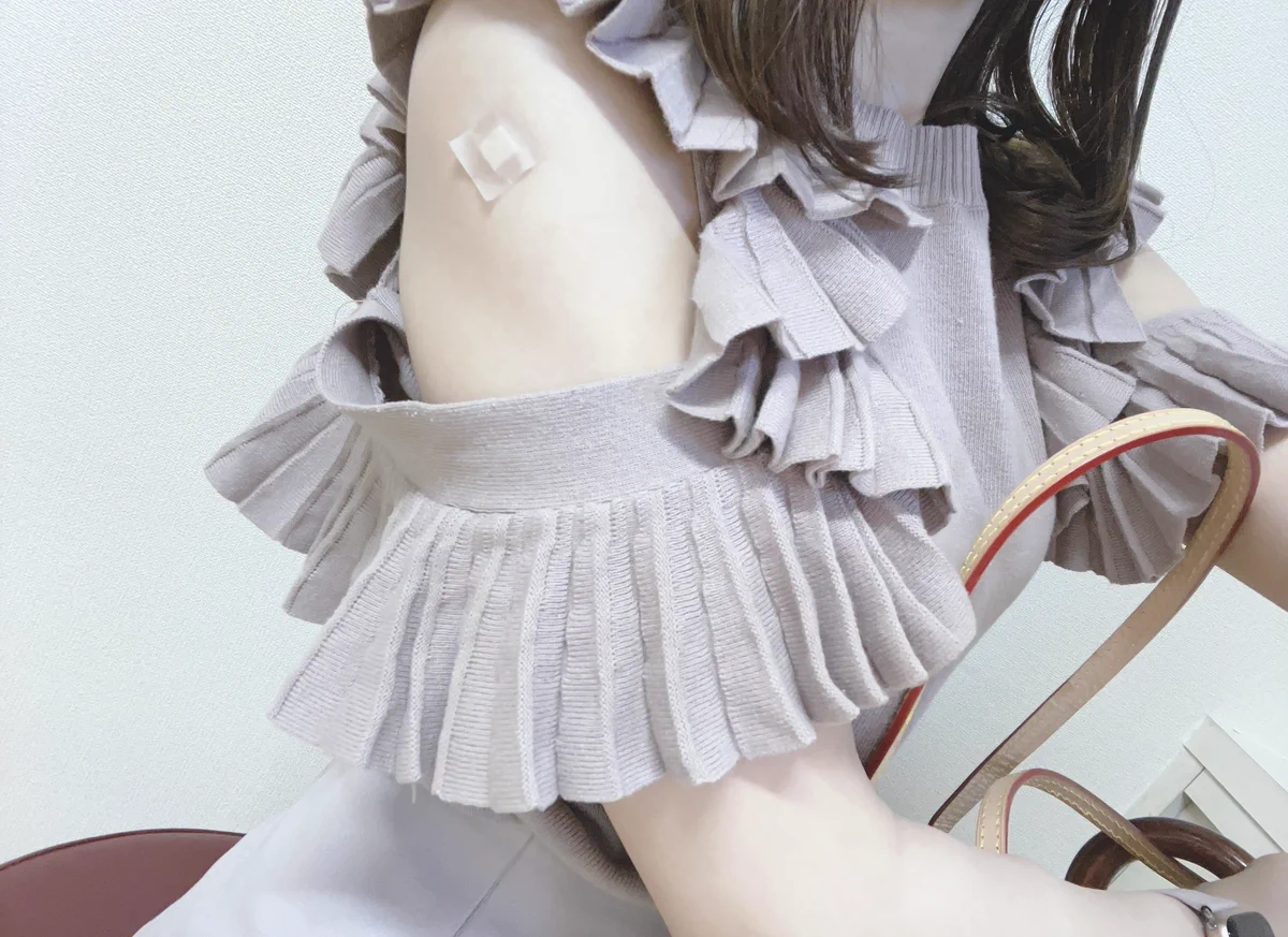 予防接種はこの服で行こう！お医者さんにも大絶賛されるオフショルダー！