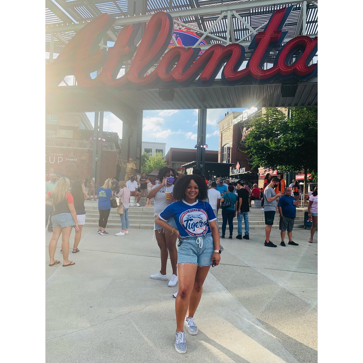 Hardly home but always reppin’ 🐅🧡💙 #HBCUNight