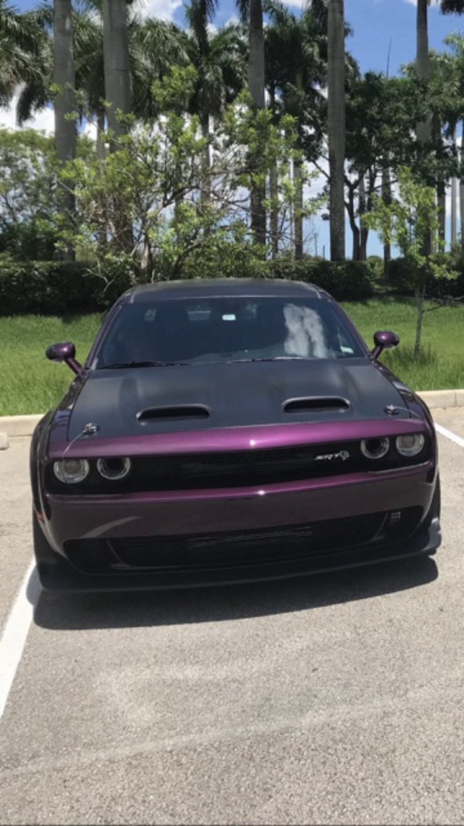 bmaher0846's tweet photo. Happy #FrontEndFriday #Moparians  🚘🚗💨🏁🏴‍☠️🇺🇸💃🕺🎉🎊🎈👌😎 https://t.co/s3O8Xyv9ZP