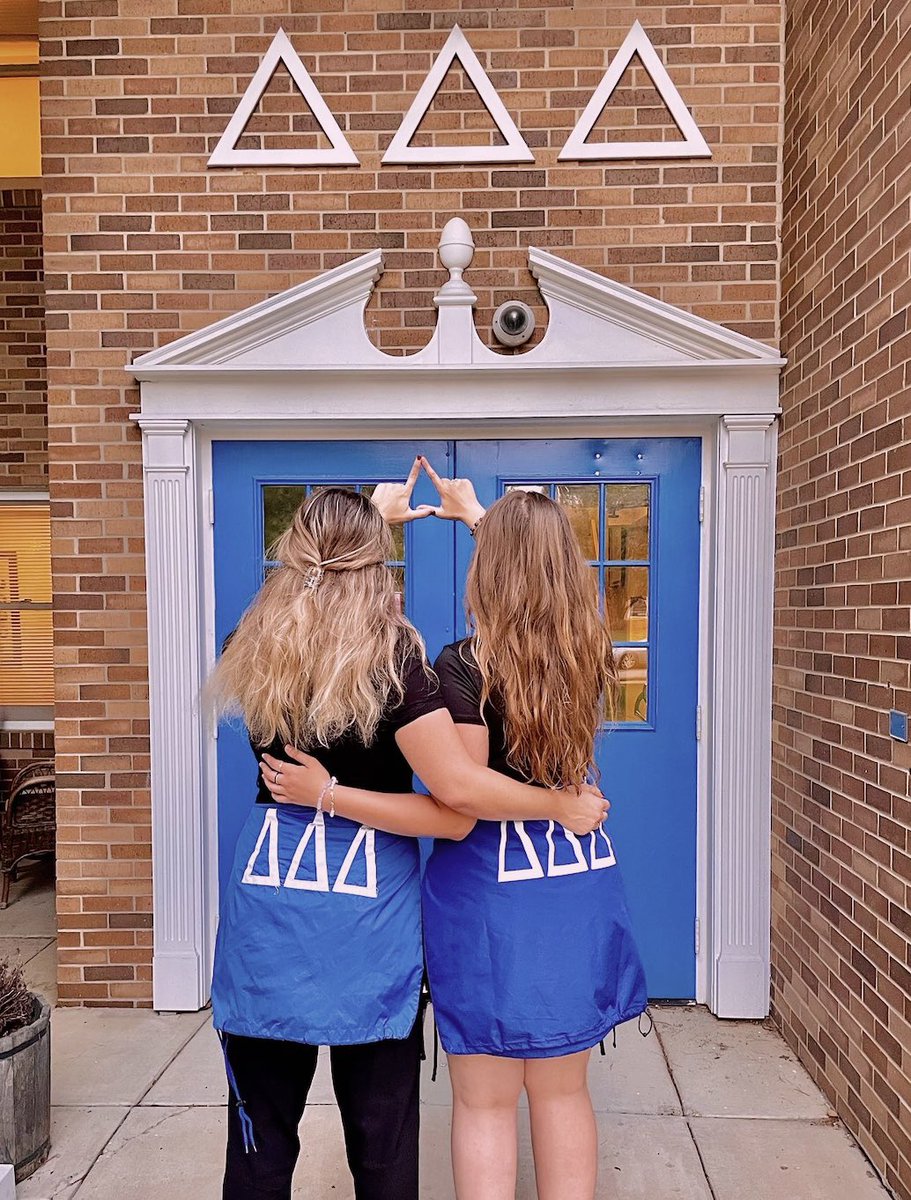 Our Tri Deltas loved meeting everyone at the FSL fair last night ⚡️ It’s not too late to sign up for recruitment to find your girl gang 🦋👭We cannot wait to meet everyone at our preview day THIS SUNDAY!!! Preview day kicks off Sunday August 29th at 11:30 at the union 🤍