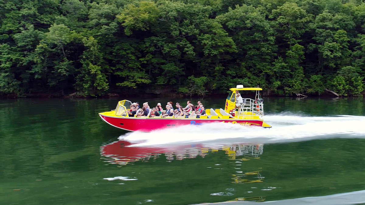 BransonJetBoats's tweet photo. Another hot summer weekend coming up, why not cool off with a Jet Boat Adventure? https://t.co/toqub8Ivqb