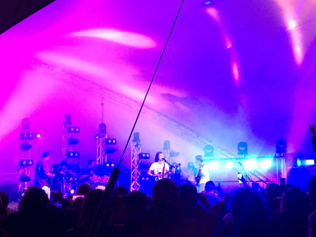 mitchellyoung19's tweet photo. Great evening at Cardiff Castle with @buzzardbuzzard Hopefully big things ahead for these boys  #BarryBoys #Kardiff @DebbieMorgan19 @LewisY1993 @EllisY1997 @SaamSamm_ https://t.co/HPBNwUxwir