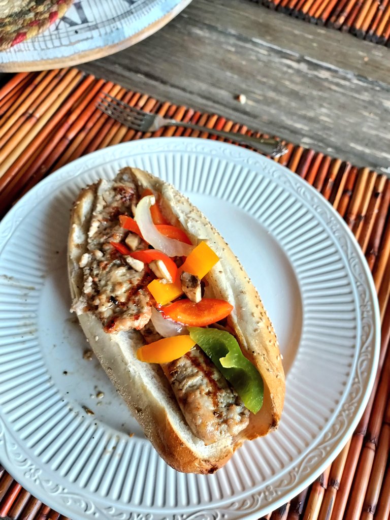jimsting10's tweet photo. #HomeAlone meal. Have what you want & nobody else likes.
#SweetItalian Pouches of Peppers, Onion and Mushrooms https://t.co/a9EOJwyZtL