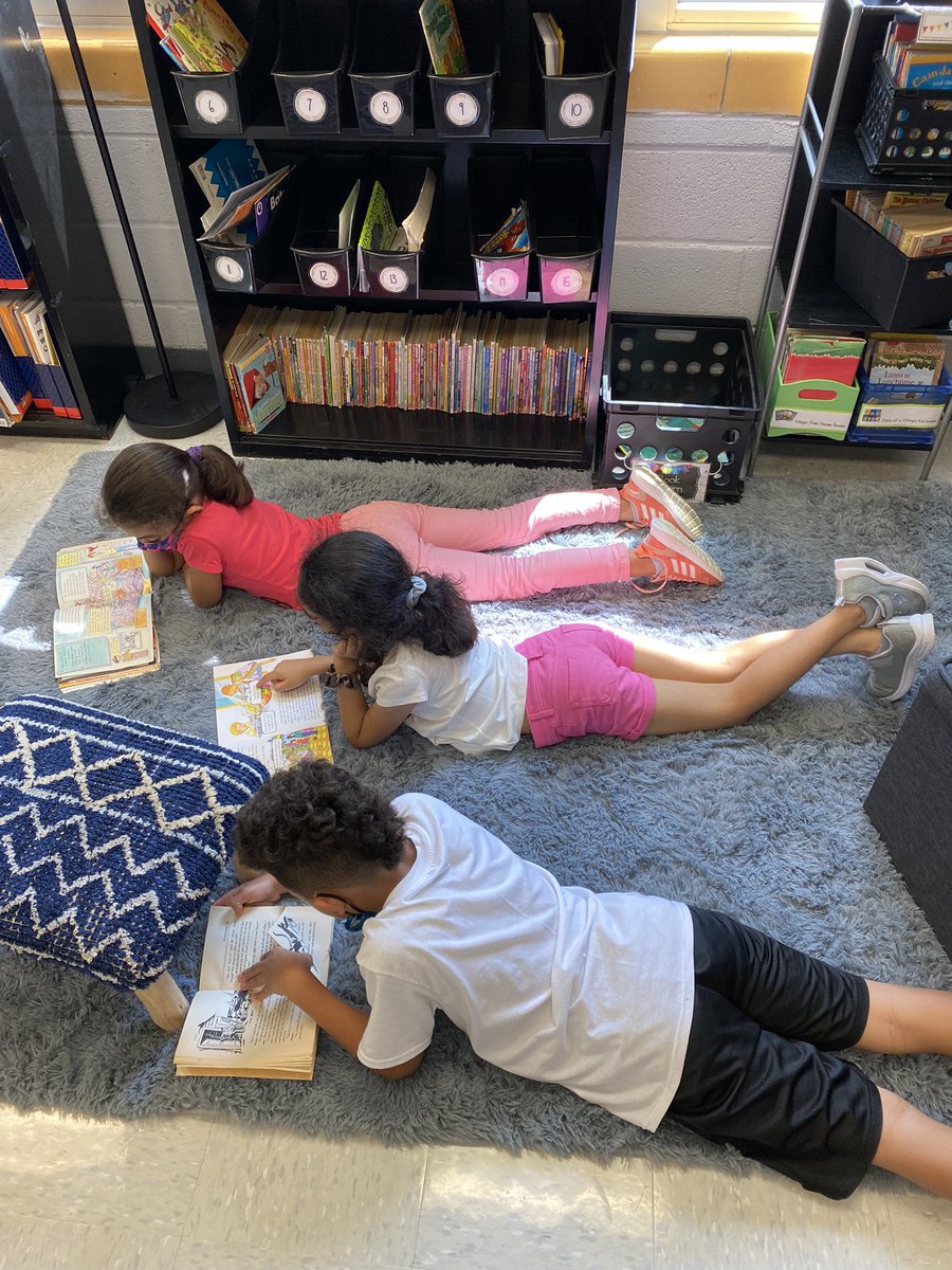 I love seeing all of my readers this week pick out books from the class library! #readersareleaders <a href="/NewHavenStars/">New Haven Elementary</a>