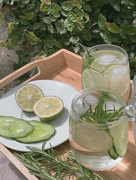 akihrts's tweet photo. 🌱  how  to  be  a  green  juice  girl  if  ur  broke  ;  a  thread  ♡︎ https://t.co/q0mduHUlbU