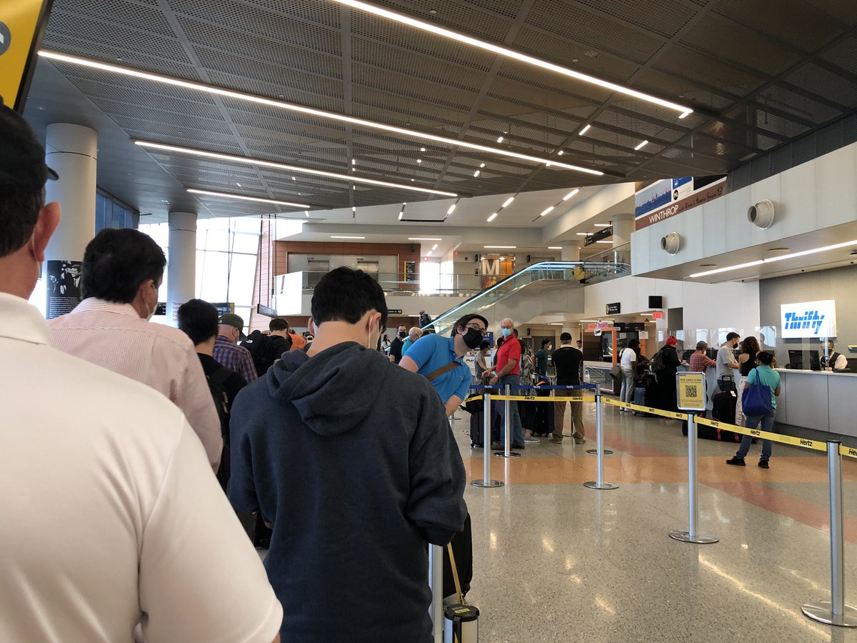 DMullin's tweet image. Hey @Hertz.  You have employees doing nothing while their Thrifty colleagues have a two-hour line.  Please reallocate resources at @BostonLogan.