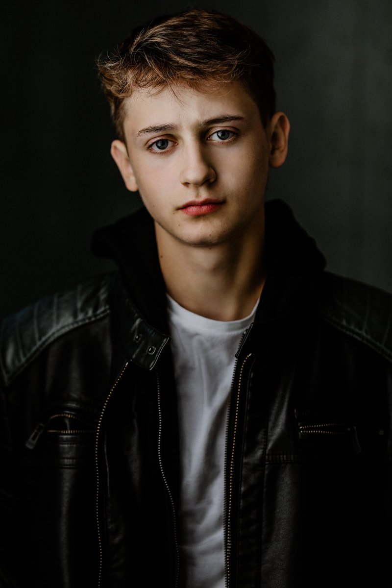 julienhicks_'s tweet photo. Well, this is the way to start a weekend! Just heard I booked 5 days on set on a historical episodic TV show at the end of September. Based on WWII. I’ll release more details when I can. So pleased to be a part of it. #booking #actorslife #Vancouver #history #casting #overthemoon https://t.co/dG227z5WtJ